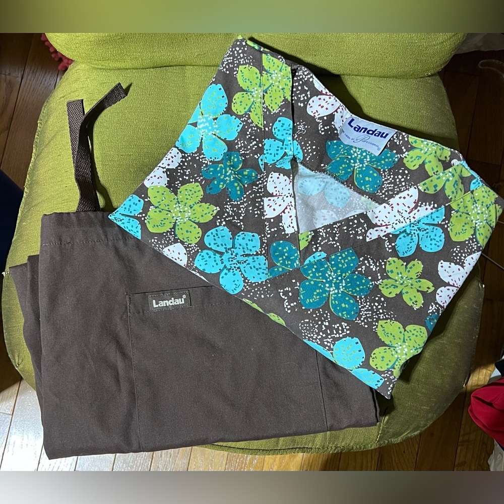 Landau Scrub Set